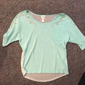 Blouse above elbow sleeve